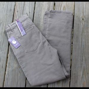 NWT Gloria Vanderbilt Amanda Khaki Jeans
